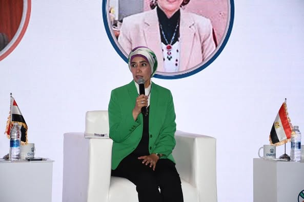 القائم بأعمال رئيس جامعة الأقصر تشارك بمؤتمر “تمكين الجنوب والطريق إلى المستقبل 