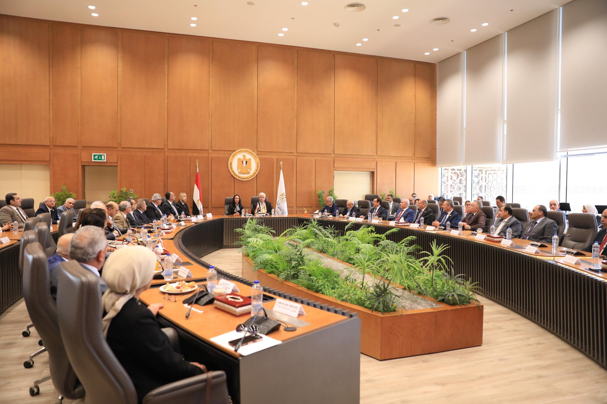 الدكتورة صابرين عبد الجليل تشارك في اجتماع مجلس الجامعات الأهلية برئاسة وزير التعليم العالي والبحث العلمي