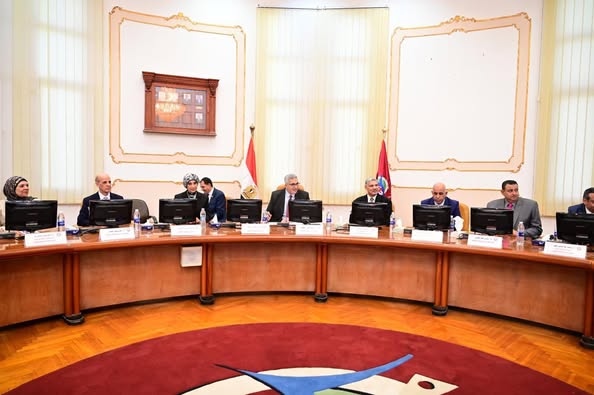 جامعة الأقصر تشارك في الاجتماع الدوري للمجلس الأعلى لشئون الدراسات العليا والبحوث بجامعة الفيوم