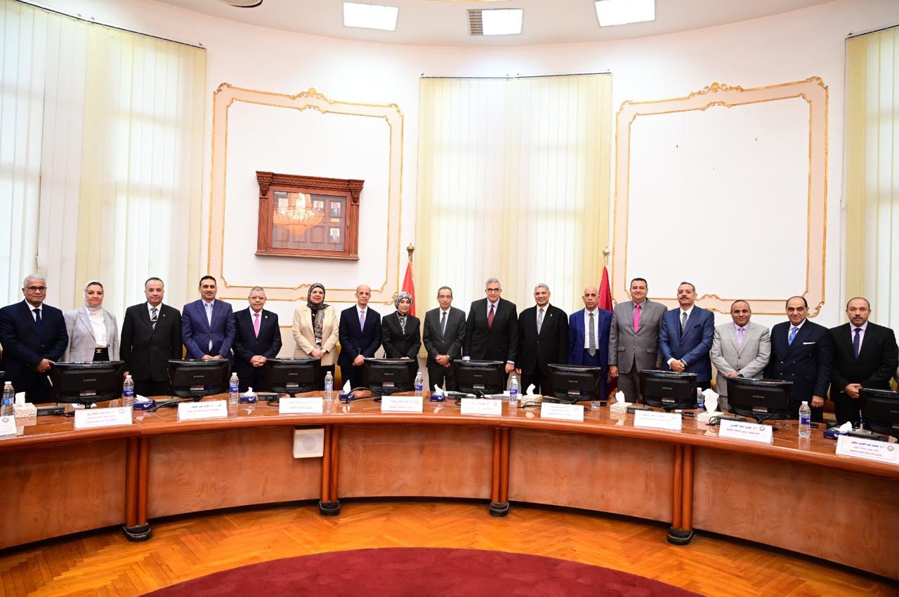 جامعة الأقصر تشارك في الاجتماع الدوري للمجلس الأعلى لشئون الدراسات العليا والبحوث بجامعة الفيوم